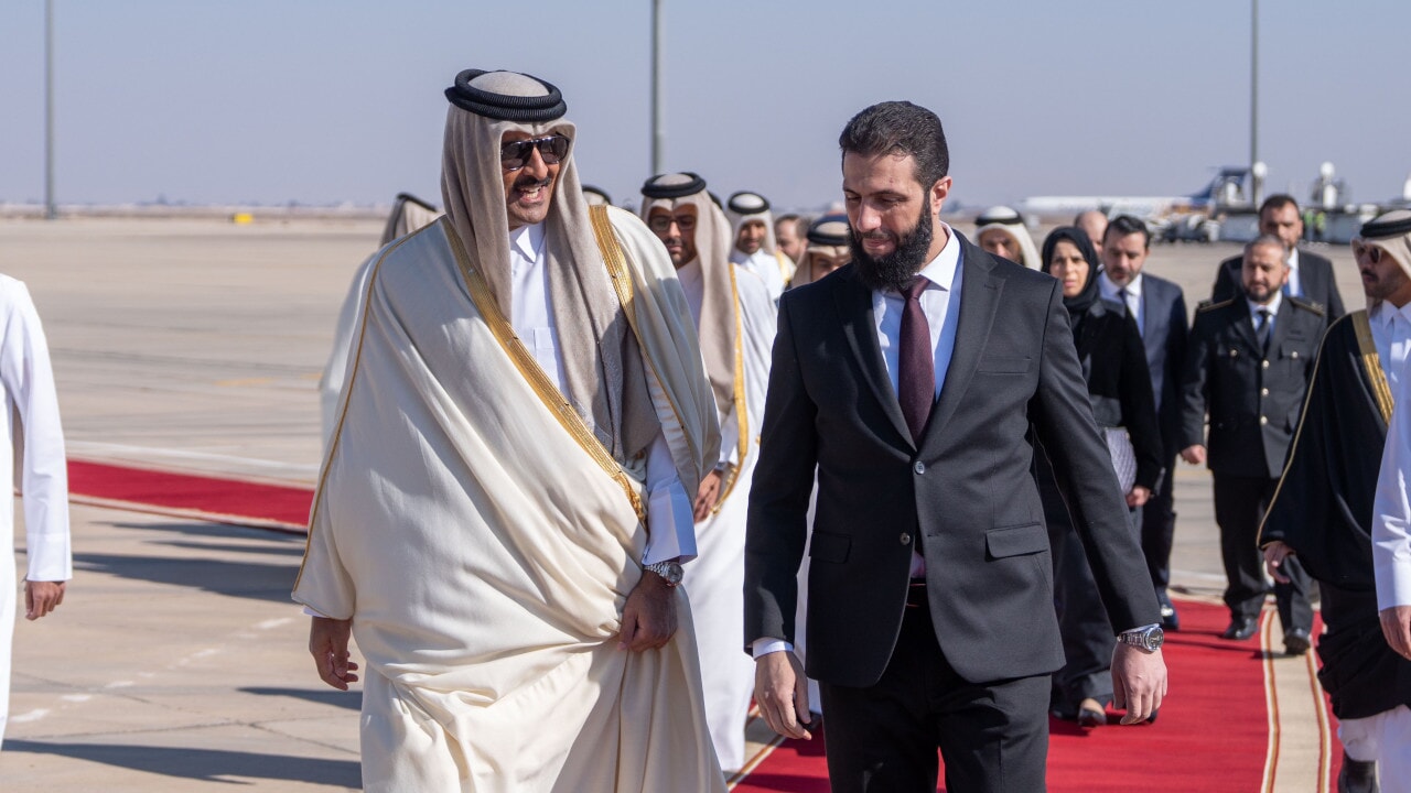 Katar'dan Suriye'ye 29 milyon dolarlık maaş desteği