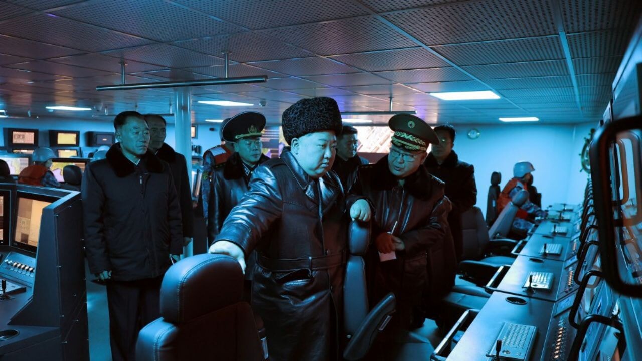 Kuzey Kore'den yeni füze denemesi! Bizzat Kim Jong-un düğmeye bastı