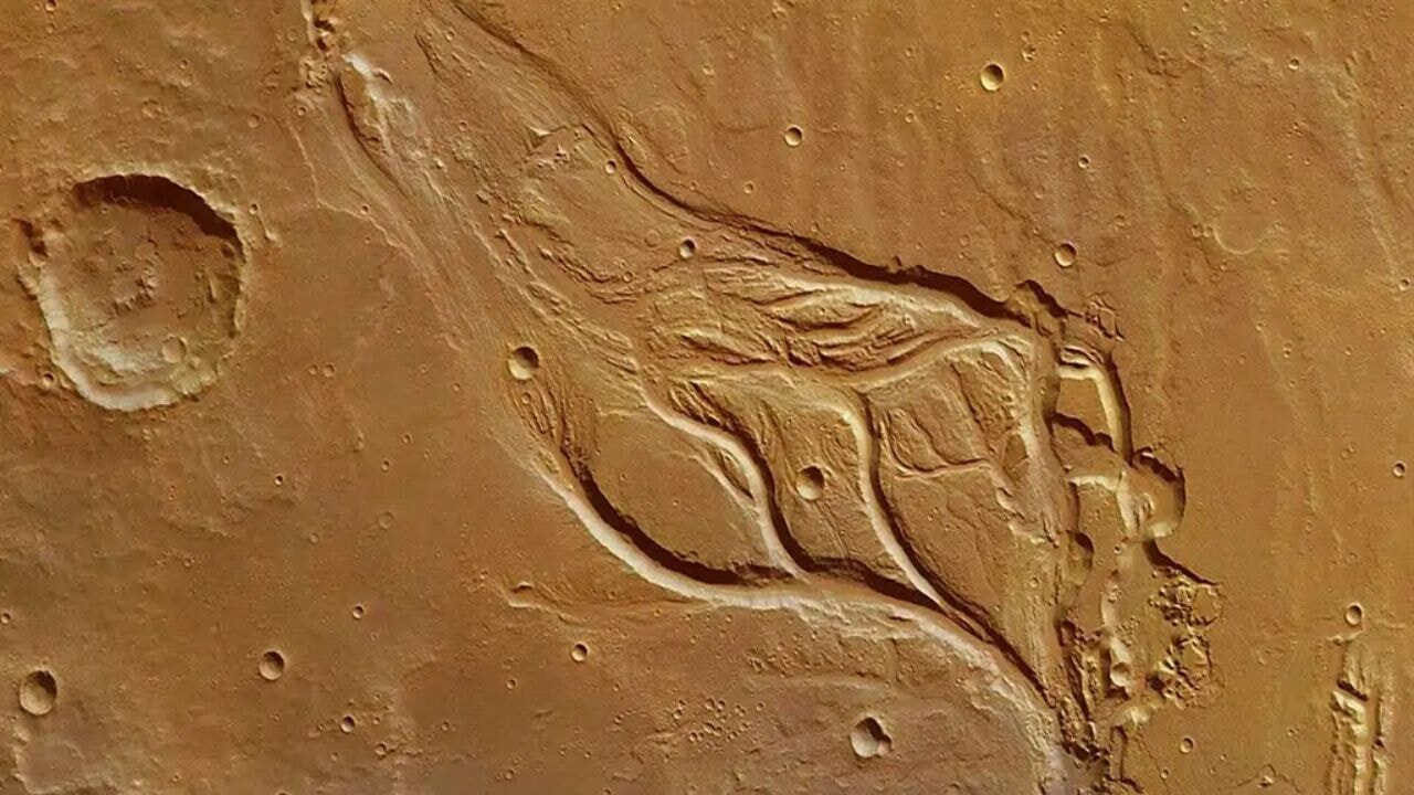Mars'ta nehir izleri keşfedildi