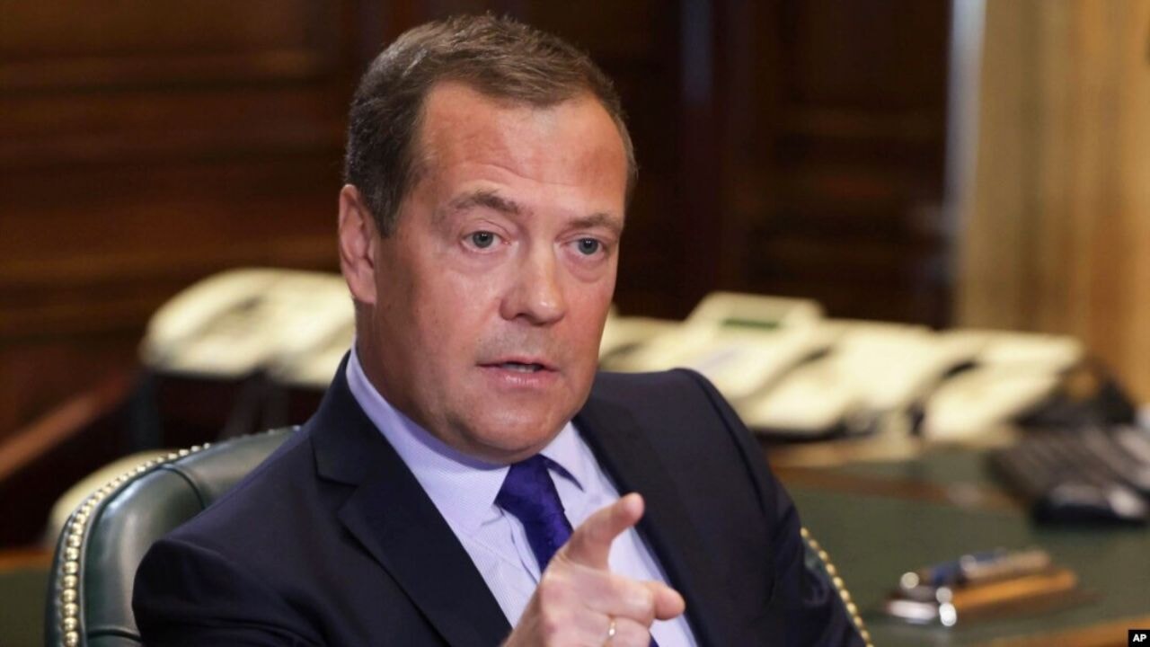 Medvedev: 'ABD, domuzlar gibi davranıyor'