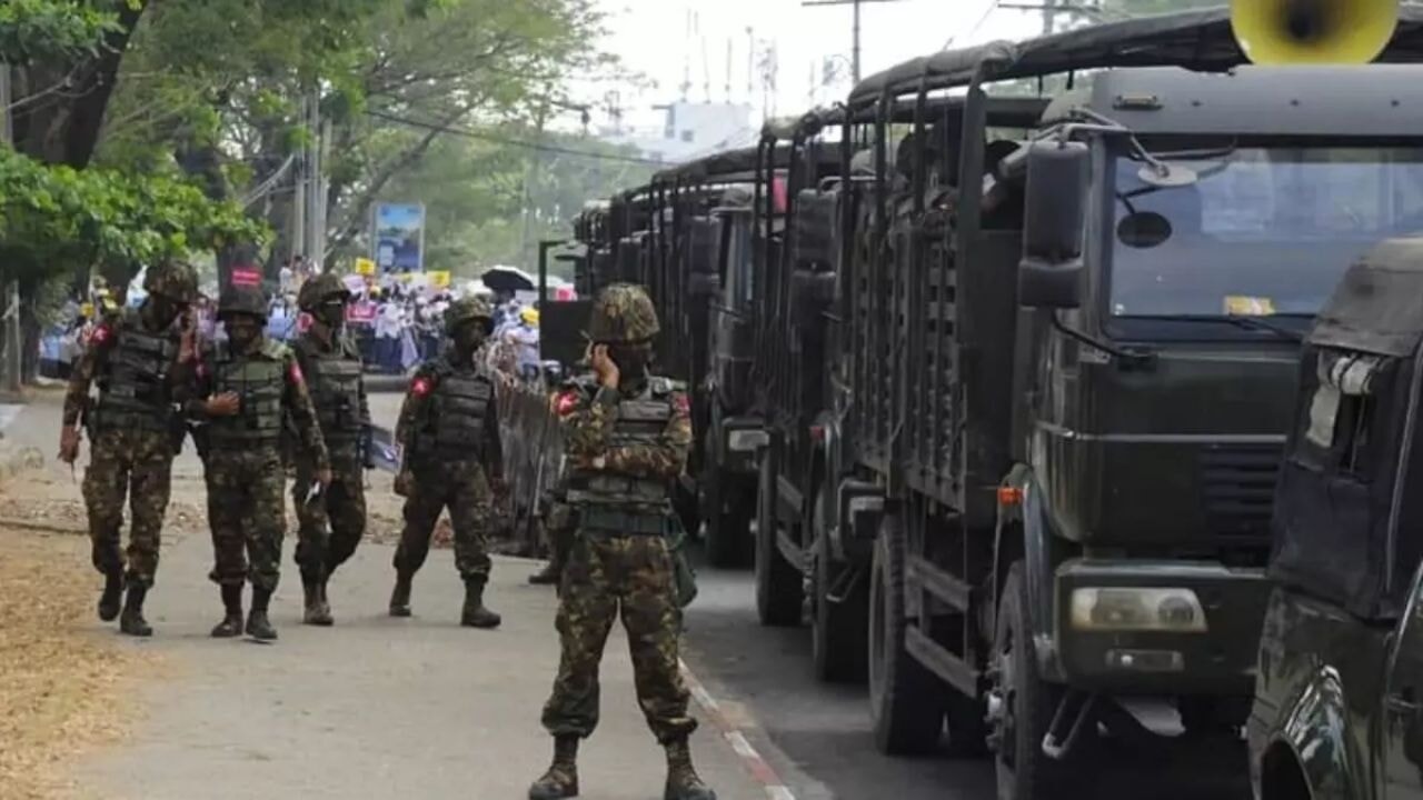 Myanmar'da ordunun saldırısında 21 kişi hayatını kaybetti