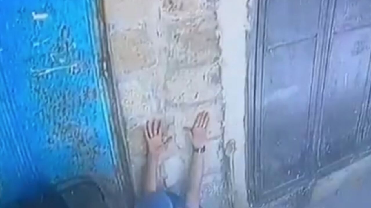 Nablus'ta  kurşun yağdı: Filistinli kılığına girip genci infaz etti