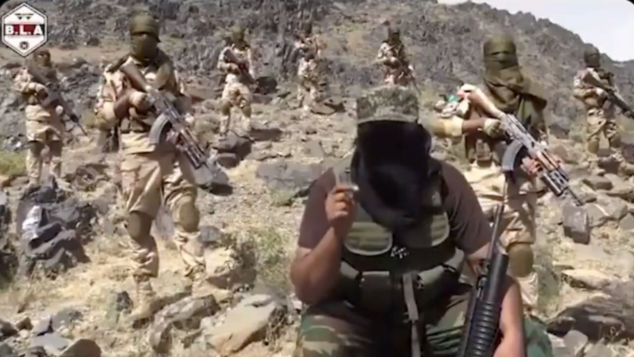 Pakistan: 155 rehine kurtarıldı, 27 saldırgan öldürüldü