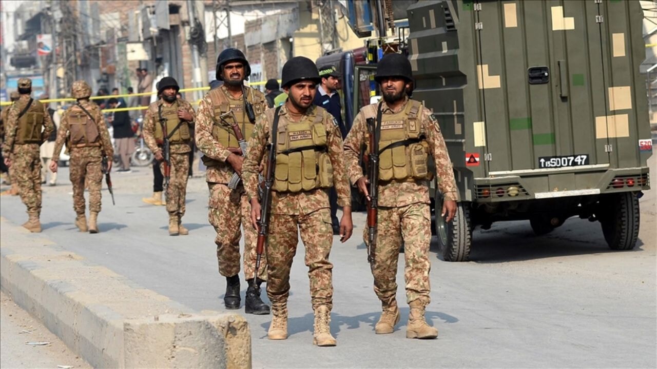 Pakistan'da uzaktan kumandalı bomba: Ölü sayısı artıyor