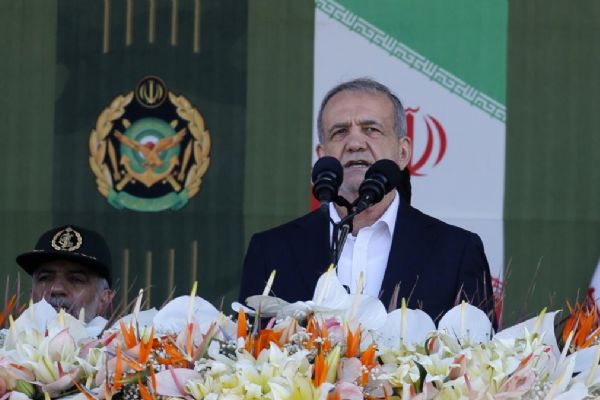 Pezeşkiyan'ın Bakü ziyareti, İran-Azerbaycan ilişkilerinin normalleşmesi açısından önem taşıyor