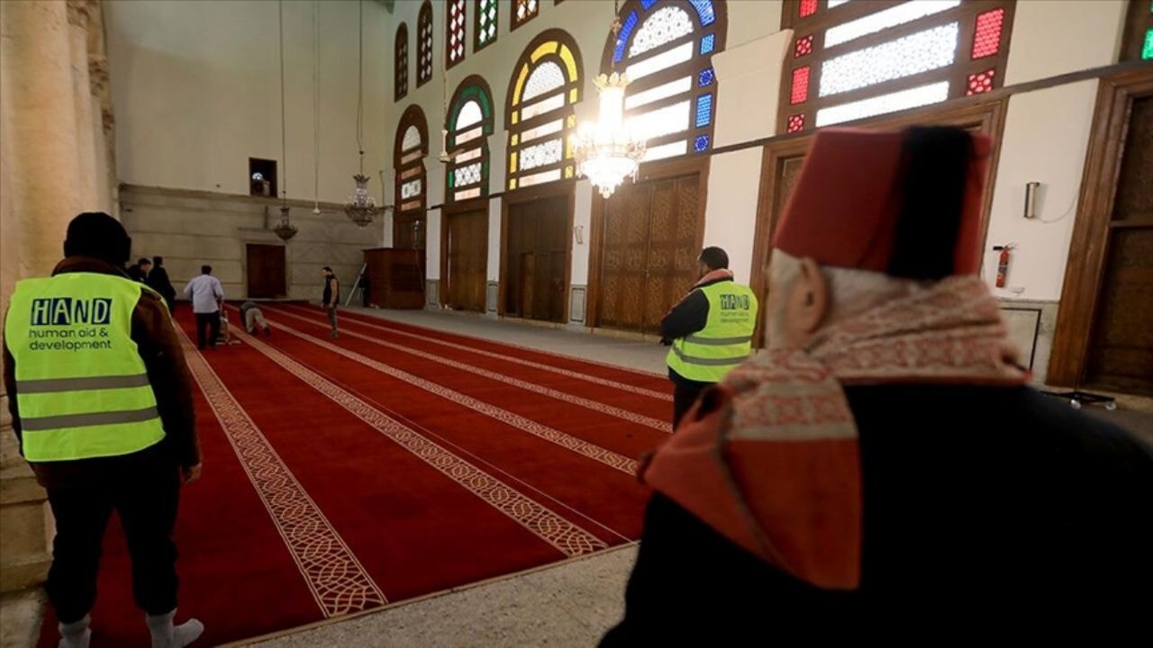 Şam'daki Emevi Camisi'nde büyük değişim! Gaziantepli ustaların halıları serildi