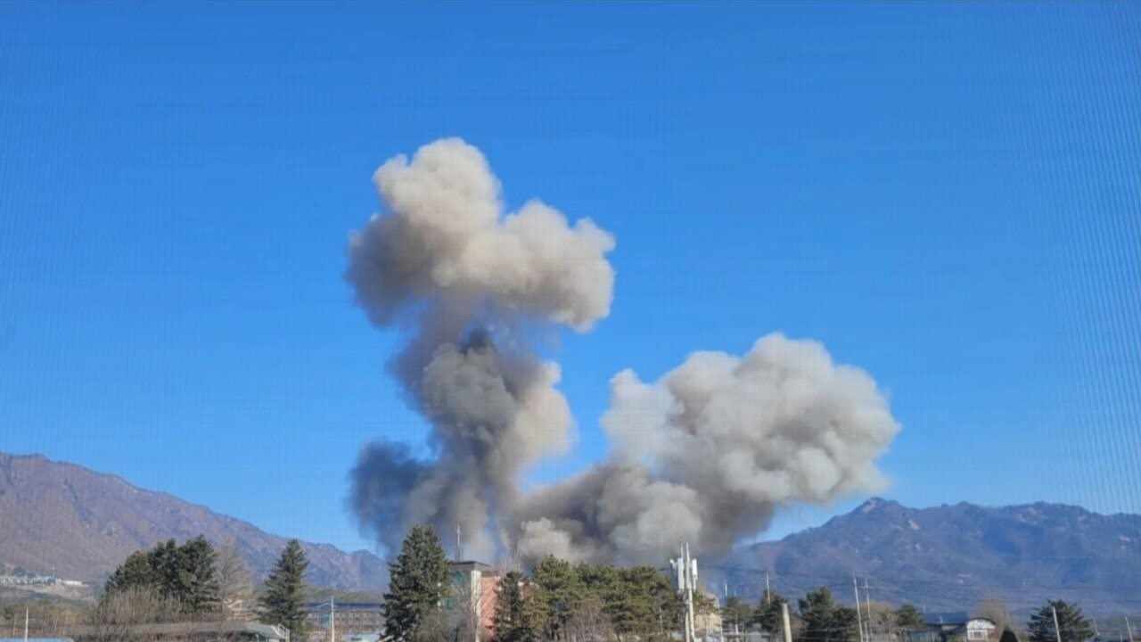 Savaş uçağı yanlışlıkla bomba attı!