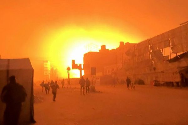 Soykırımcı İsrail Gazze'de yine hastane vurdu: Acil servis tamamen yıkıldı