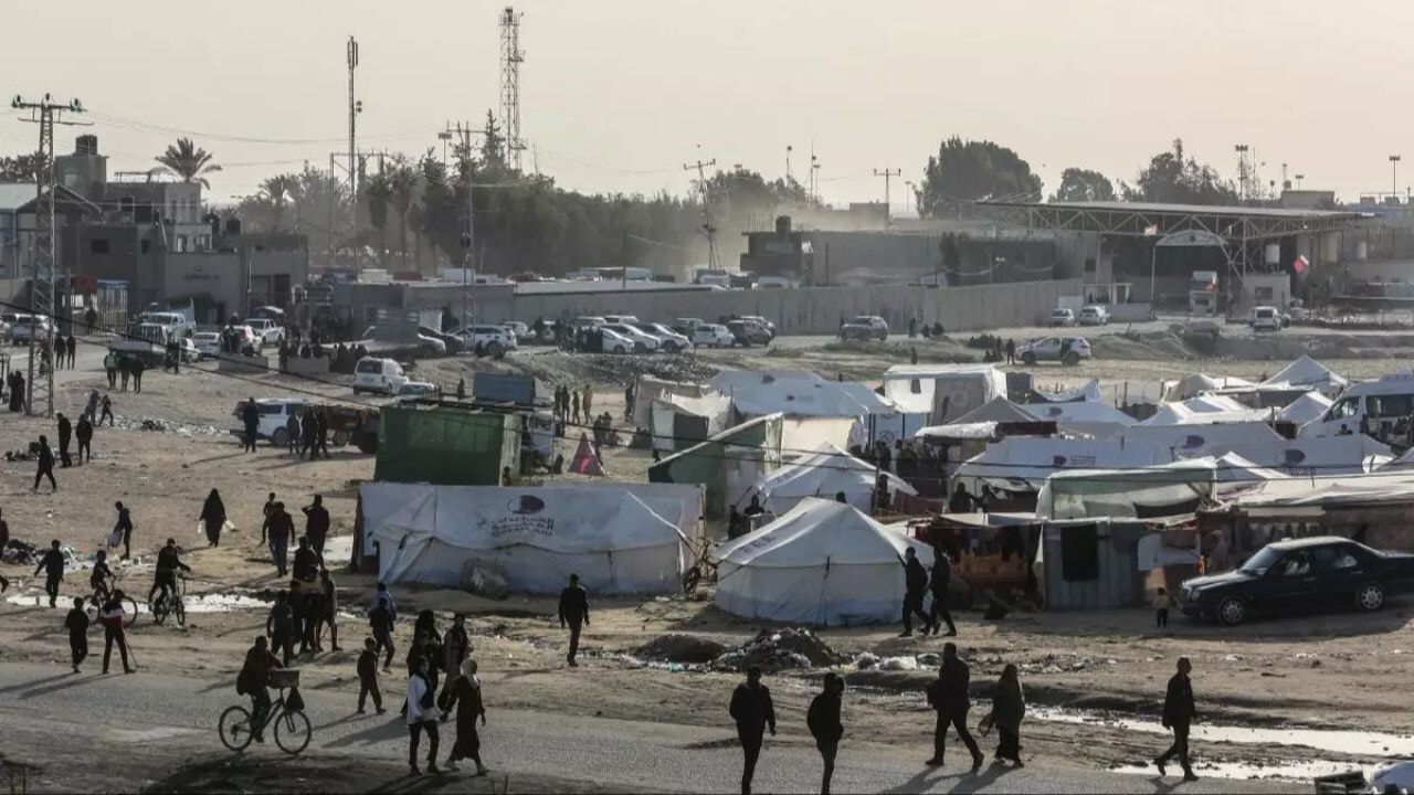 Soykırımcı İsrail Refah Kapısı'nı kapattı, yardımları kesti