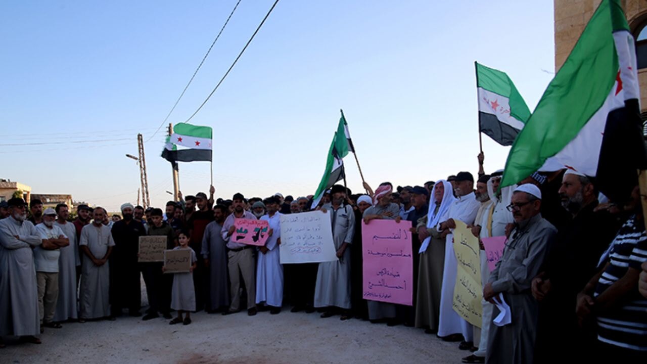 Suriye'de Dürzi protestosu: 'İsrail'in elbisesi kimseyi sıcak tutmaz'