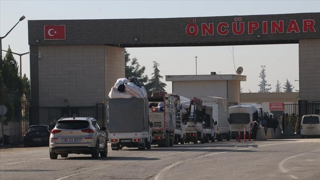 Suriye'ye pasaportla geçiş işlemleri başladı