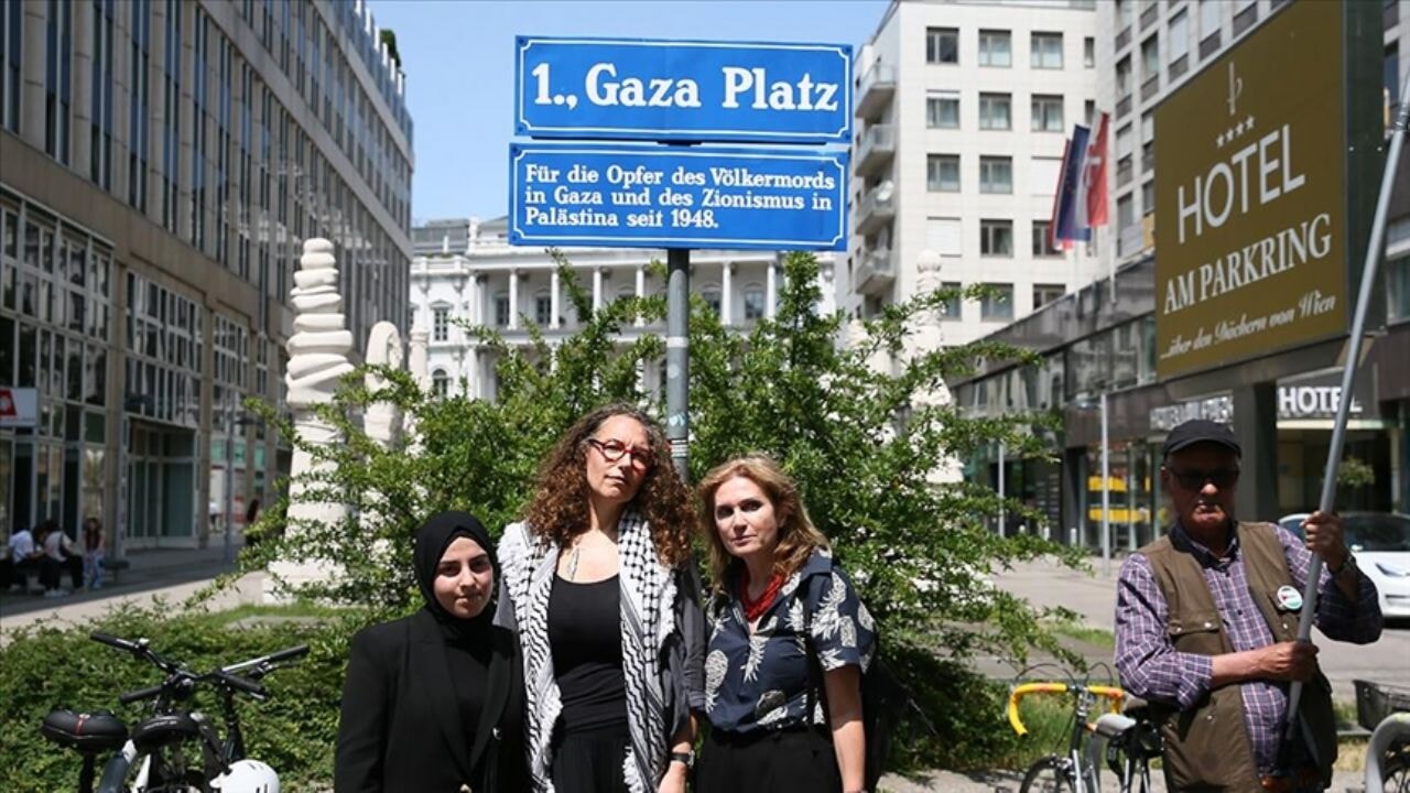 'Theodor Herzl' meydanının adını 'Gazze' olarak değiştirdiler