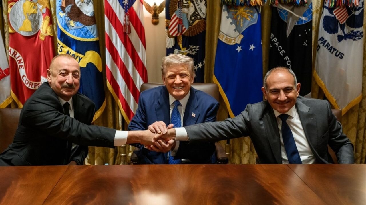Trump Arabuluculuğunda Tarihi Barış: Ermenistan ve Azerbaycan 'Trump Koridoru'na İmza Attı