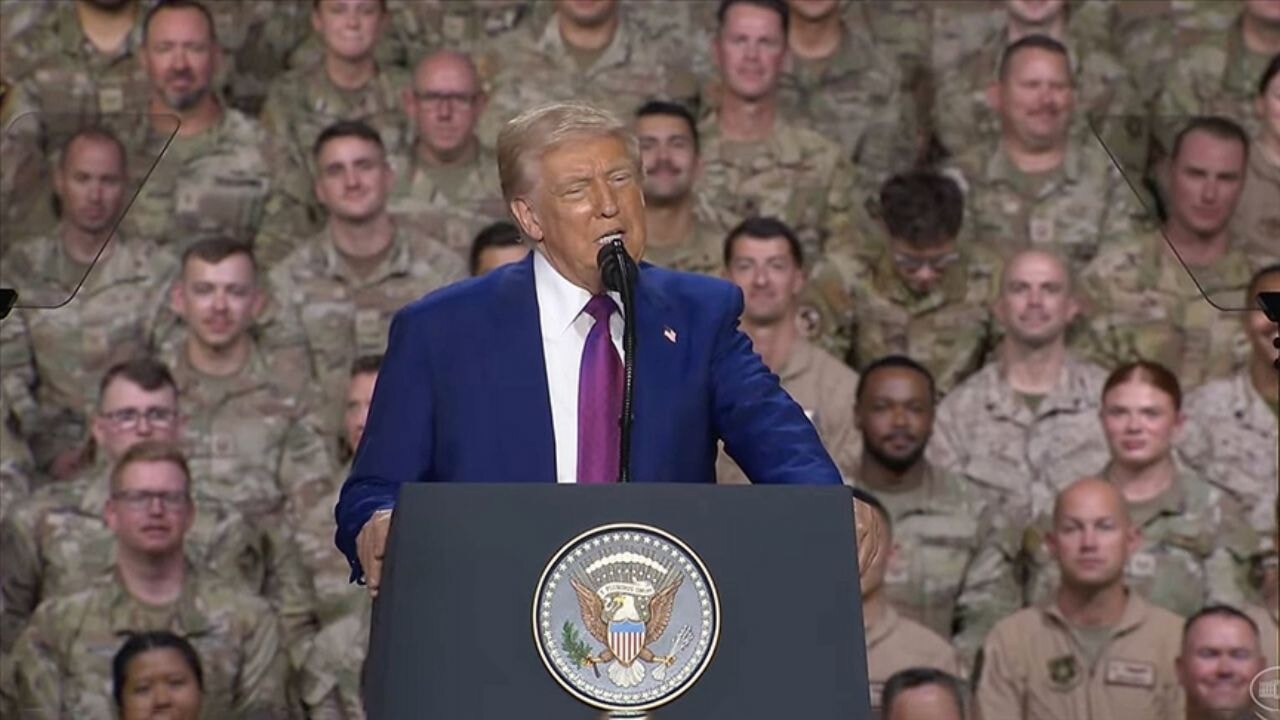 Trump: 'Biz olmasaydık hepimiz Almanca konuşuyor olurduk'