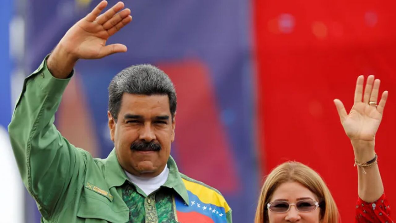 Trump: Maduro ve eşi ülkeden çıkarıldı