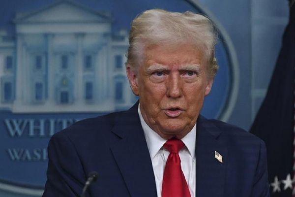 Trump, yargıcı dinlemedi yüzlerce düzensiz göçmeni sınır dışı etti