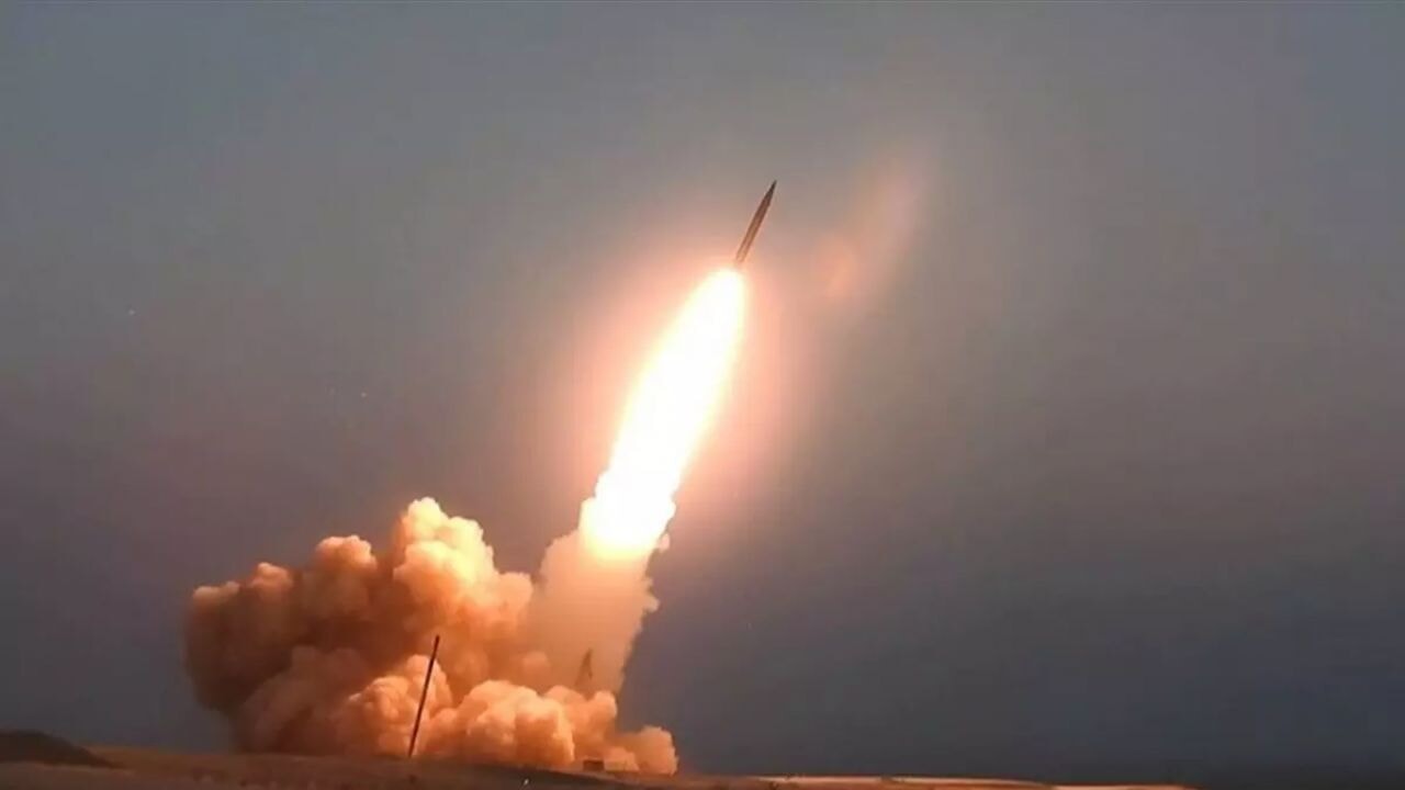 Yemen'den Tel Aviv'e balistik füze atıldı: Havalimanı kapatıldı