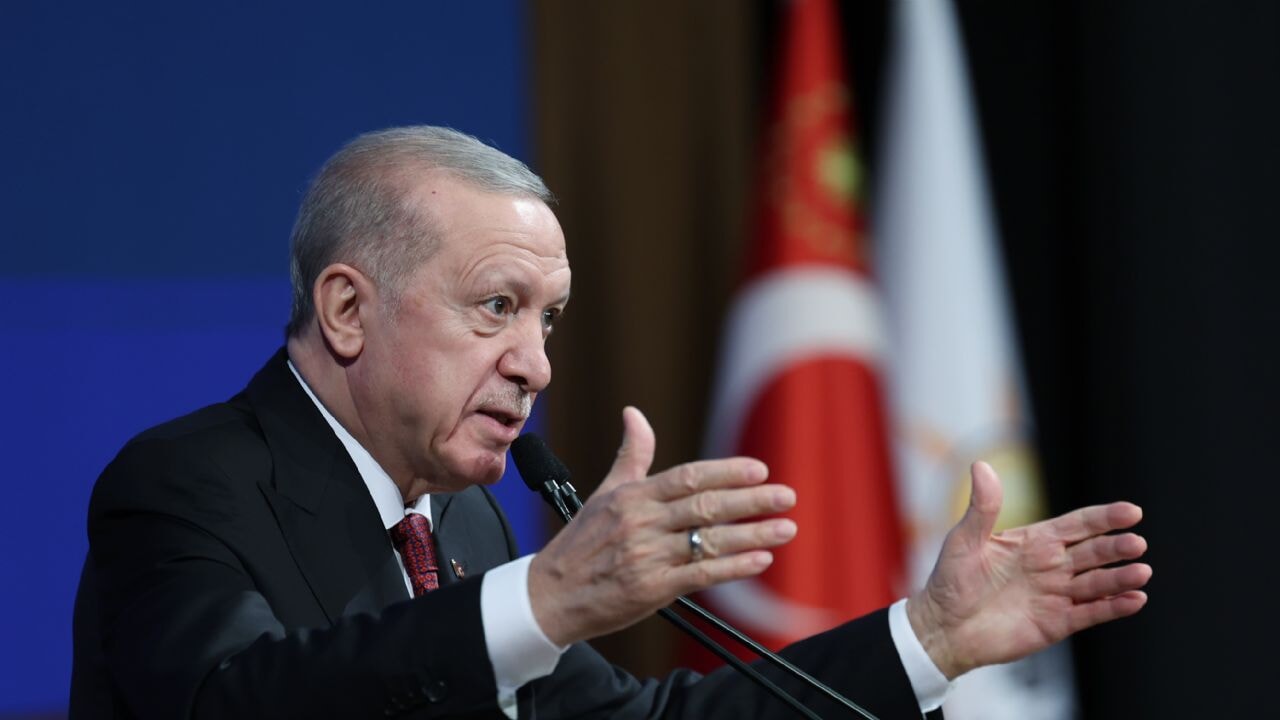 Yunan basını: 'Tüm oyunu Erdoğan oynuyor'