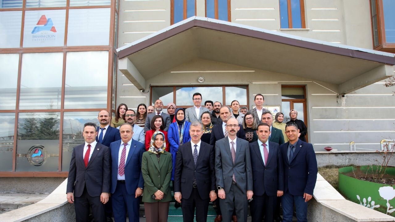 AİÇÜ'de Zebra Balığı Translasyonel Tıp Araştırma Laboratuvarı Açıldı