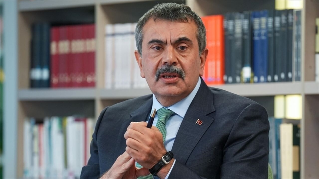 Bakan Tekin'den 1381 engelli öğretmen atamasına ilişkin paylaşım