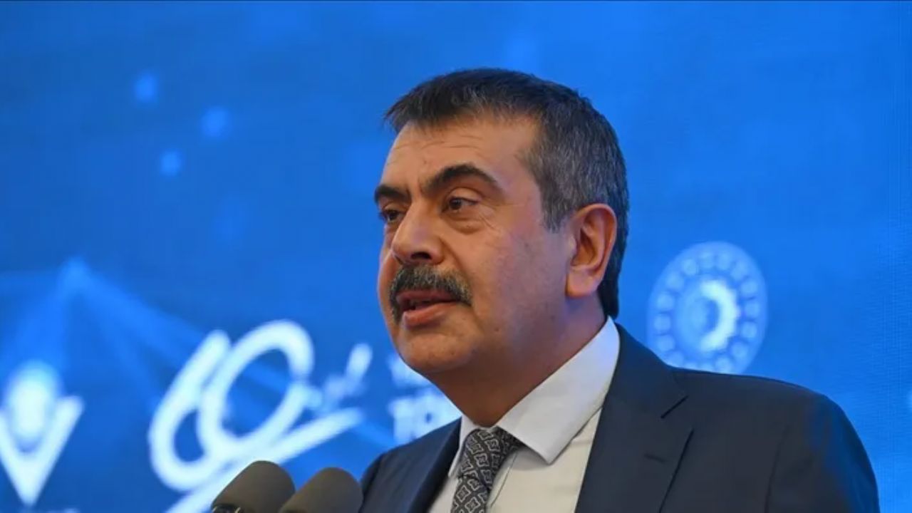 Bakan Tekin'den '15 yaş' ve 'ara tatil' açıklaması!