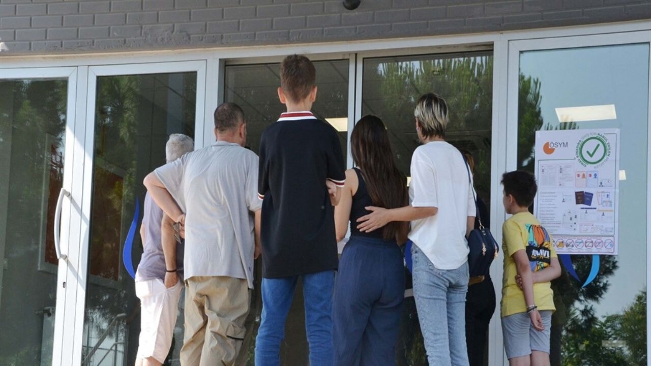 YKS'ye kimlik kartı yerine otobüs kartıyla geldi