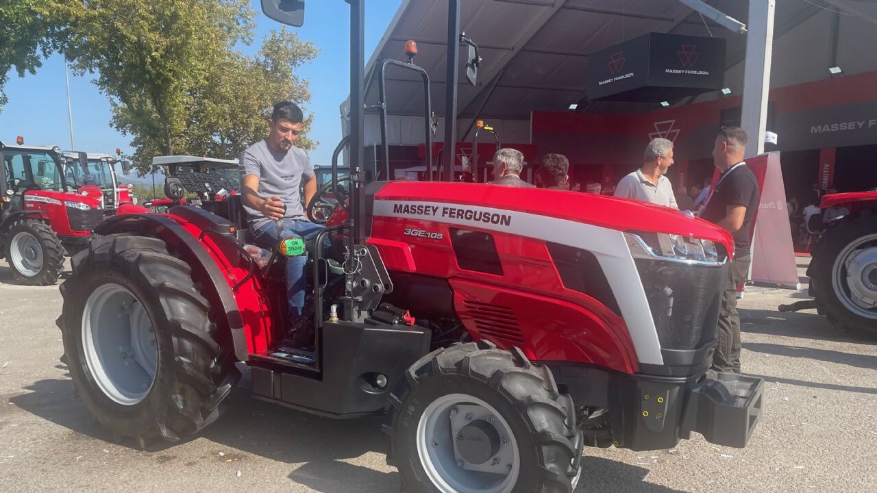Akbaş: 'Çiftçi bırakın traktör almayı, elindekini satıyor'