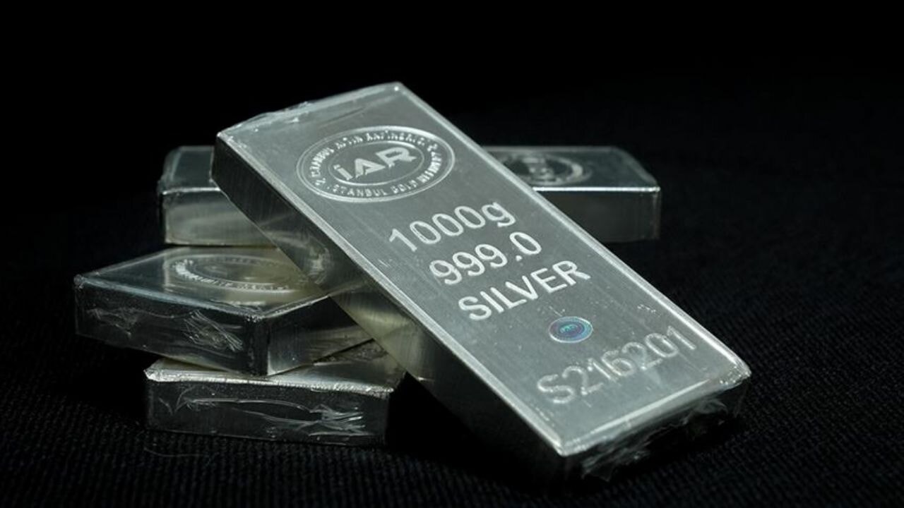 Altın gibi… Gümüş görülmemiş rekor kırdı!