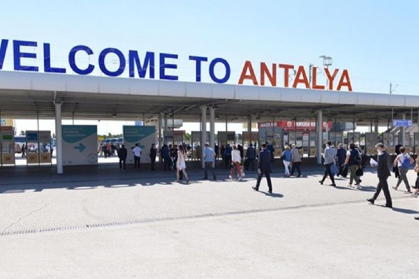 Antalya'da temmuz rekoru: 102 binden fazla yabancı ziyaretçi ağırlandı