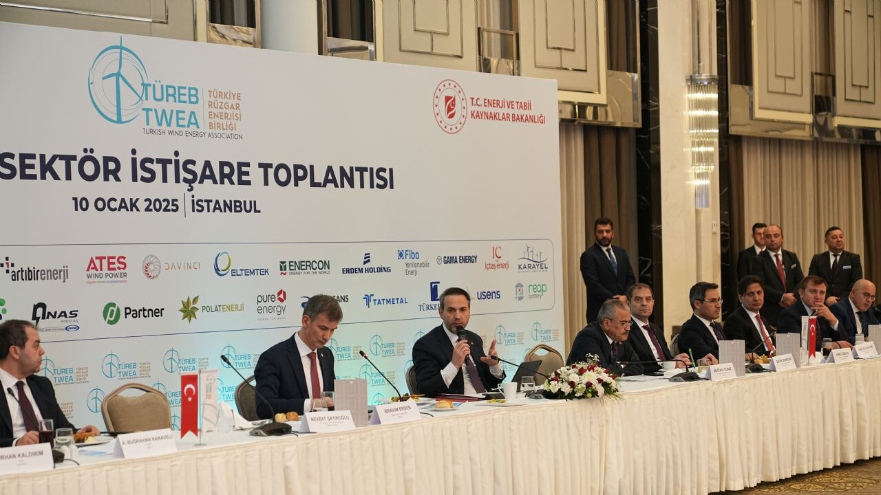Bakan Bayraktar TÜREB istişare Toplantısı'nda sektör temsilcileri ile bir araya geldi