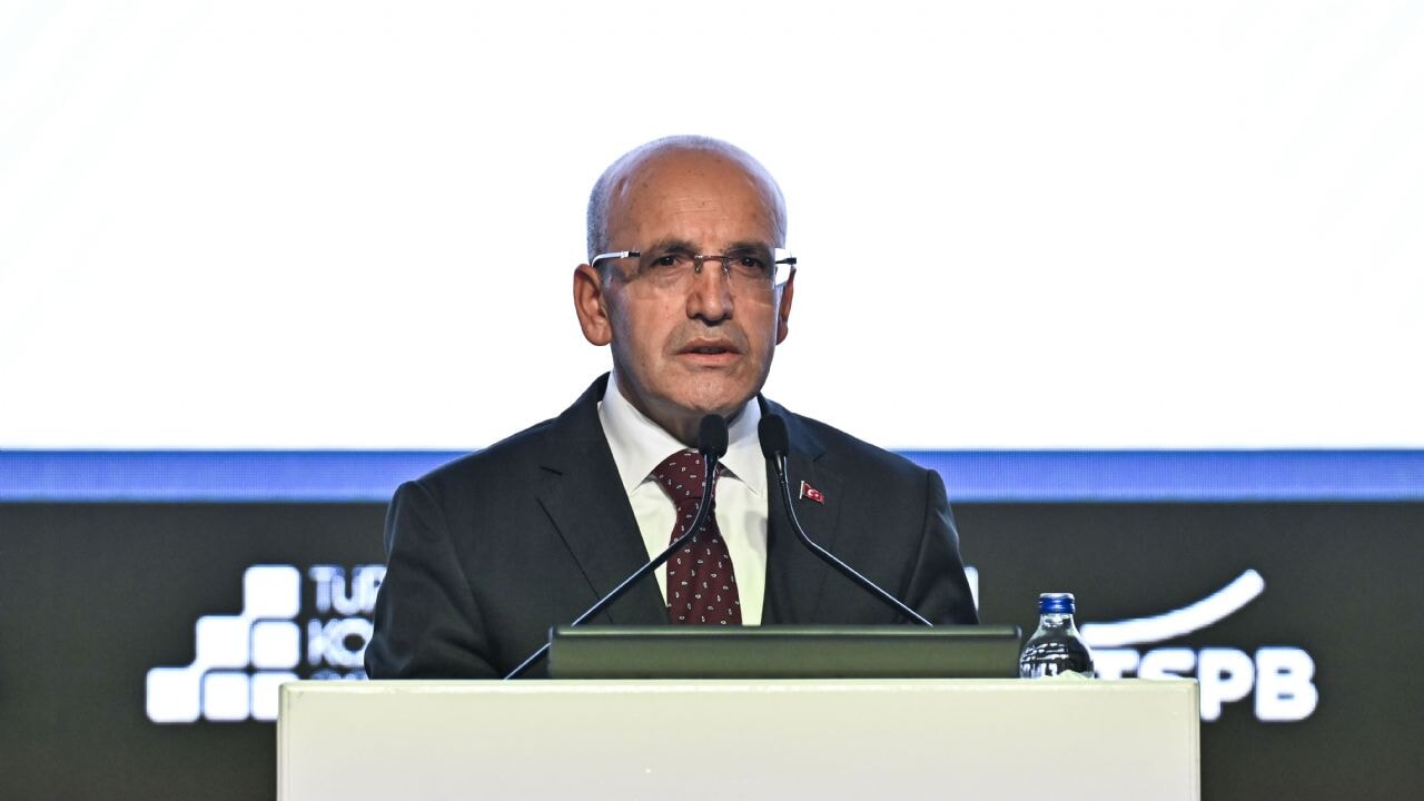 Bakan Şimşek: Borsa oyun alanı değil, manipülasyonların üzerine gidileceğiz