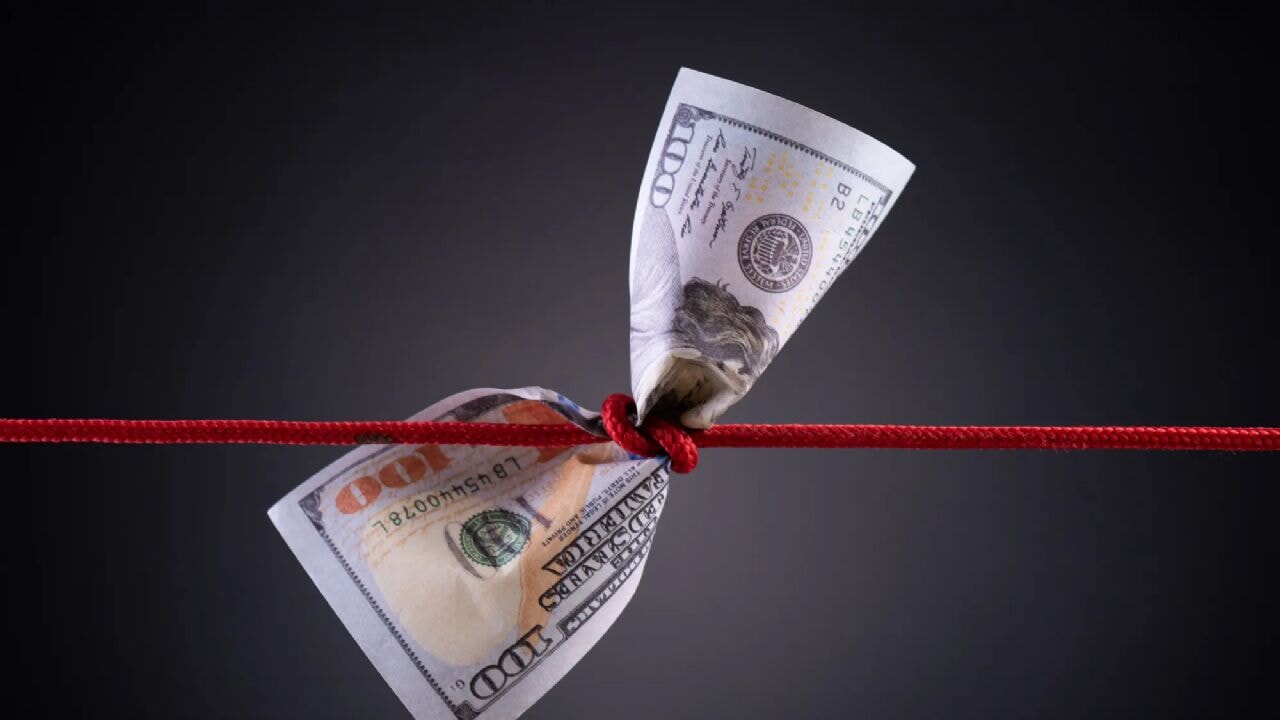 Dolar hızla devreden çıkarılıyor