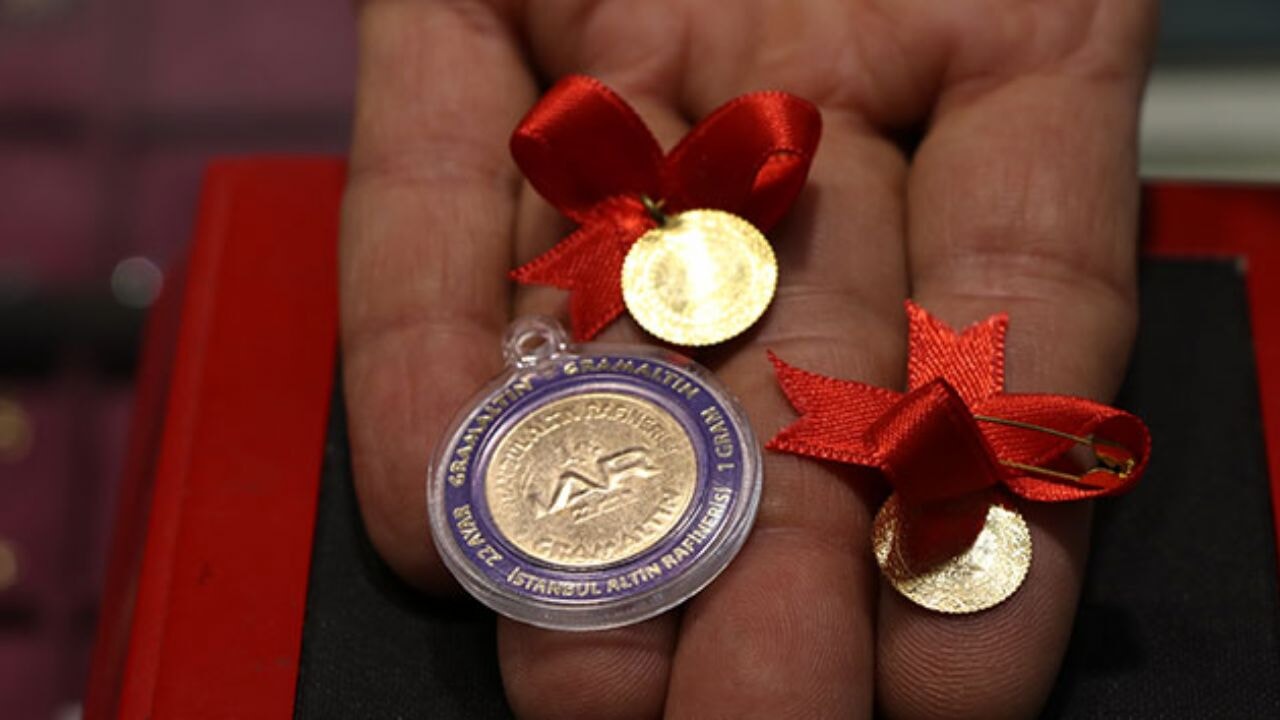 Düğünlerde çeyrek altının yerini yarım gram altın aldı