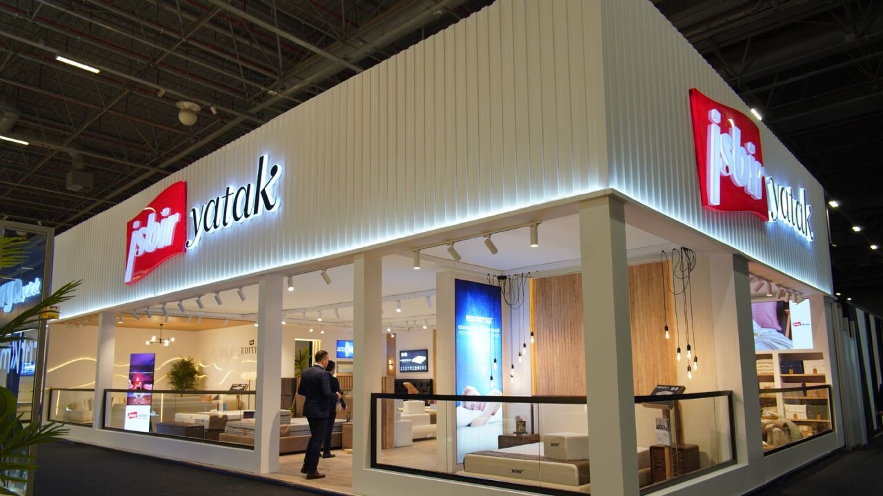 İŞBİR Yatak yenilikçi ürünleriyle İstanbul Mobilya Fuarı'nda ilgi gördü