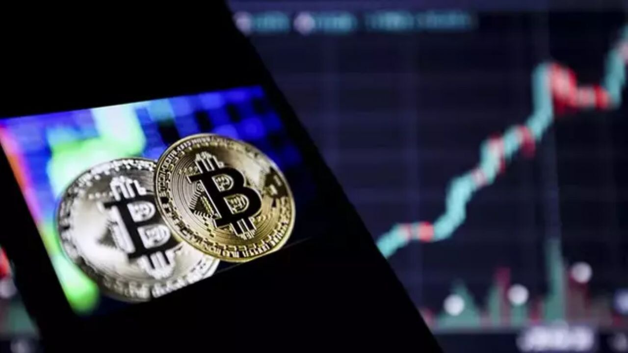 Kripto paralarda Trump etkisi: Bitcoin zirvede  123 bin doları aşarak tarihi rekor kırdı