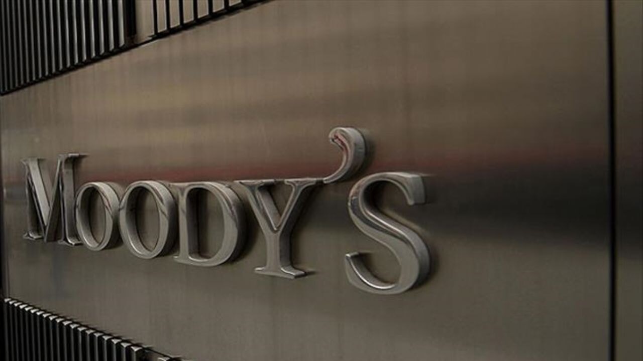 Moody's, ABD'nin kredi notunu düşürdü
