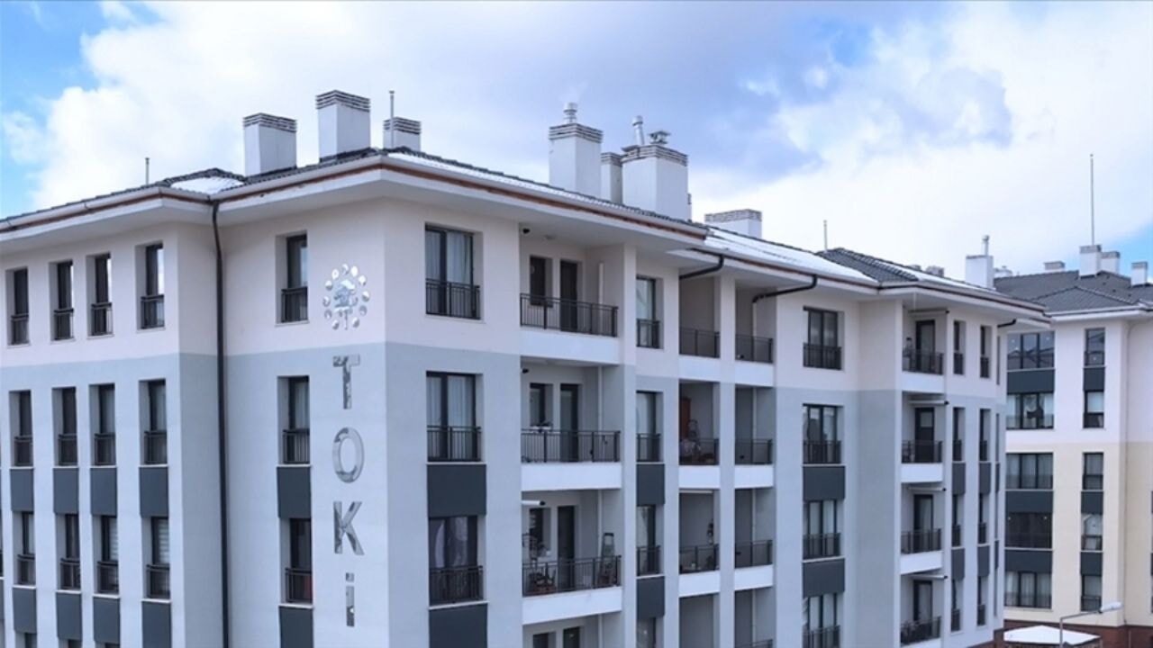 TOKİ 48 ildeki 509 konut ve iş yerini açık artırmayla satacak, TOKİ hangi illerde konut ve iş yeri satıyor? TOKİ kaç ay vade ile satıyor? TOKİ açık artırma nerede?