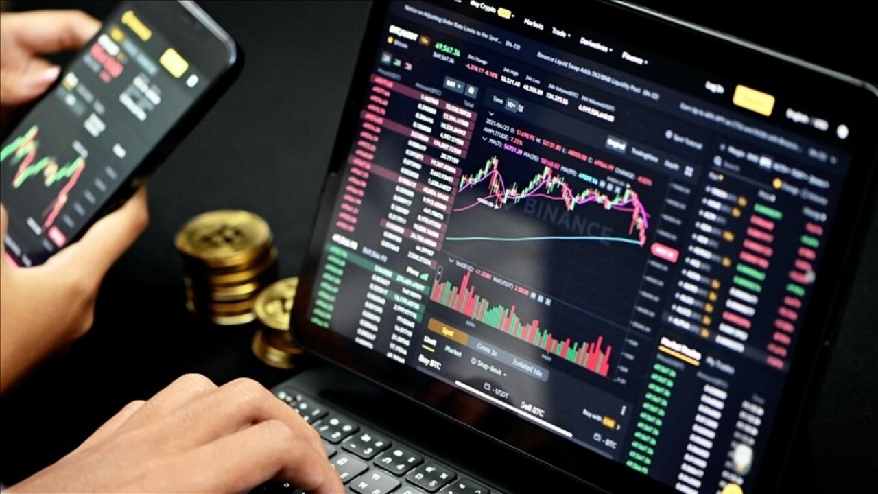 Uzmanlardan borsa ve kripto parada 'panik' uyarısı