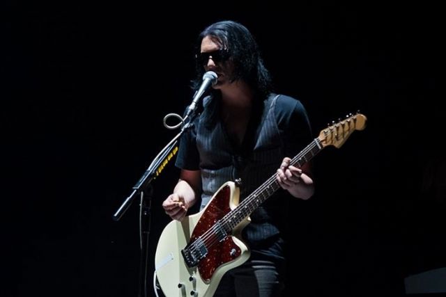 British rock band Placebo shows support for Palestine at Istanbul concert