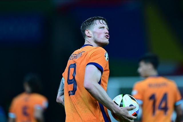 Dutch striker Weghorst moves to Ajax from Burnley