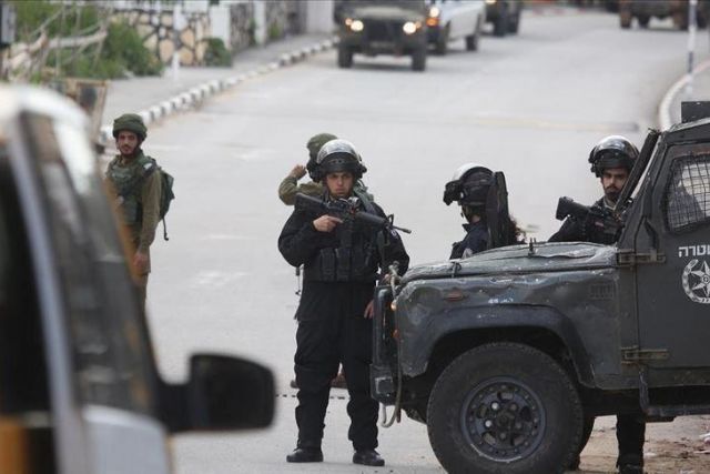 Elderly Palestinian wounded by Israeli soldiers