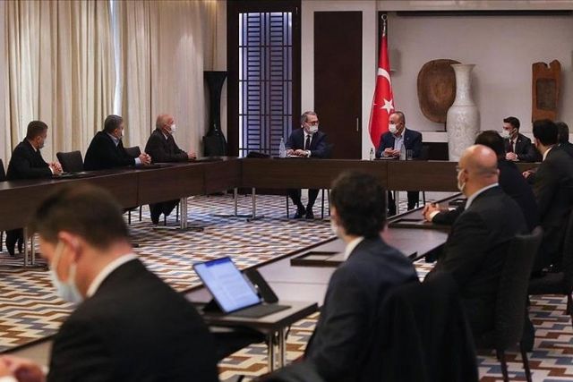 Tajikistan: Turkish foreign minister meets investors