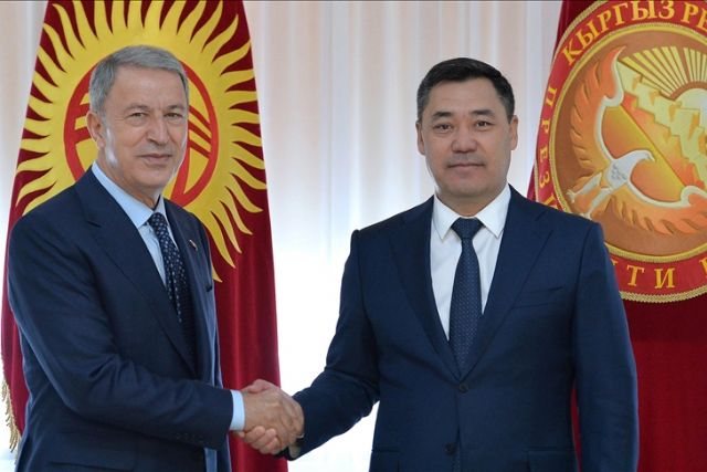Turkey's defense minister, Kyrgyz president discuss bilateral ties