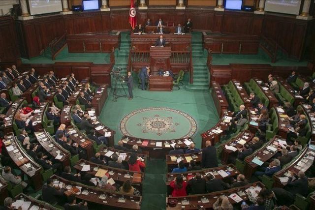 Top Tunisian party forms committee to handle country's political impasse
