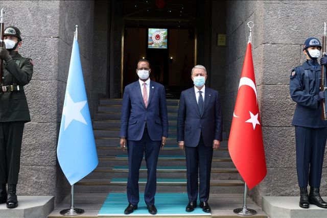 Turkish, Somali defense ministers discuss bilateral, regional issues