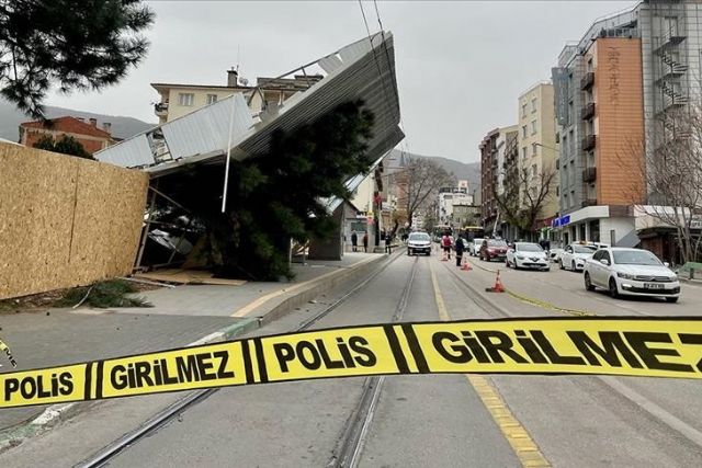 5 killed as powerful storm hits Turkey’s Marmara region: Health minister