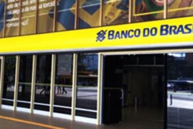 Brazilian authorities block bank accounts of those allegedly driving ‘anti-democratic acts’