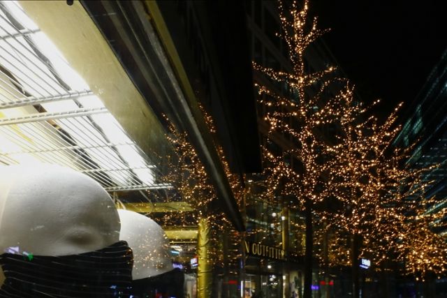 German climate activists cut top off Berlin Christmas tree