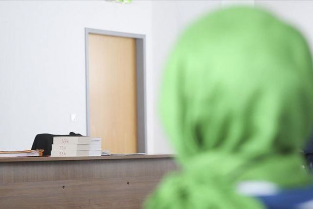 Berlin to allow Muslim teachers to wear headscarves