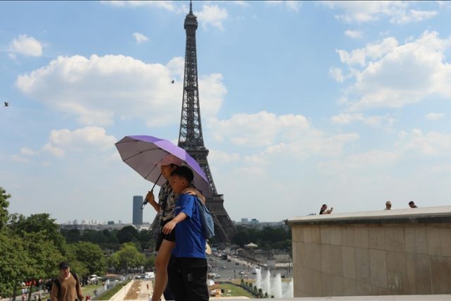 Climate crisis: Heat records topple across the globe